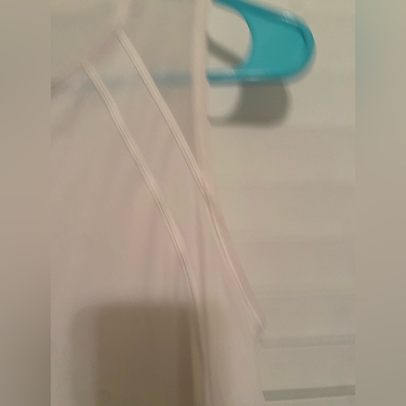 Lululemon White Skulpt Tank Top- Size 2 (Small) - Picture 2 of 4